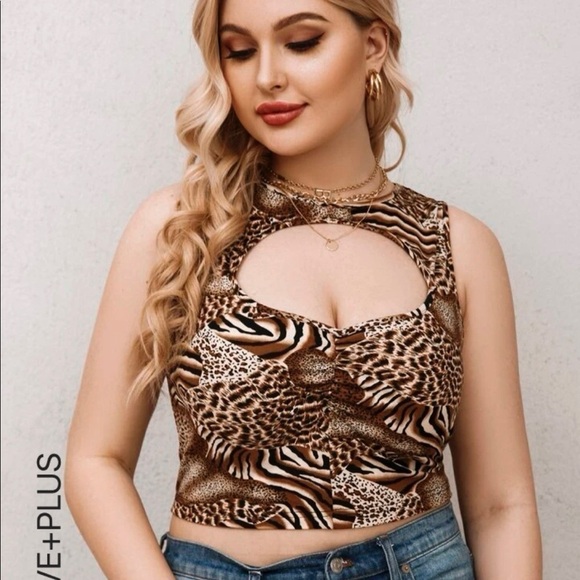 👀 NWT Cut out Neck line top. Size 20W. Crop top length sleeveless Animal Print - Picture 3 of 4